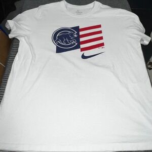 Nike Chicago Cubs MLB American Flag Graphic T-Shirt Mens XL White Short Sleeve